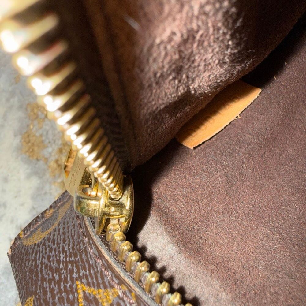 Authentic LOUIS VUITTON METIS Pochette Flap Monogram Leather Top Handle - Picture 5 of 16